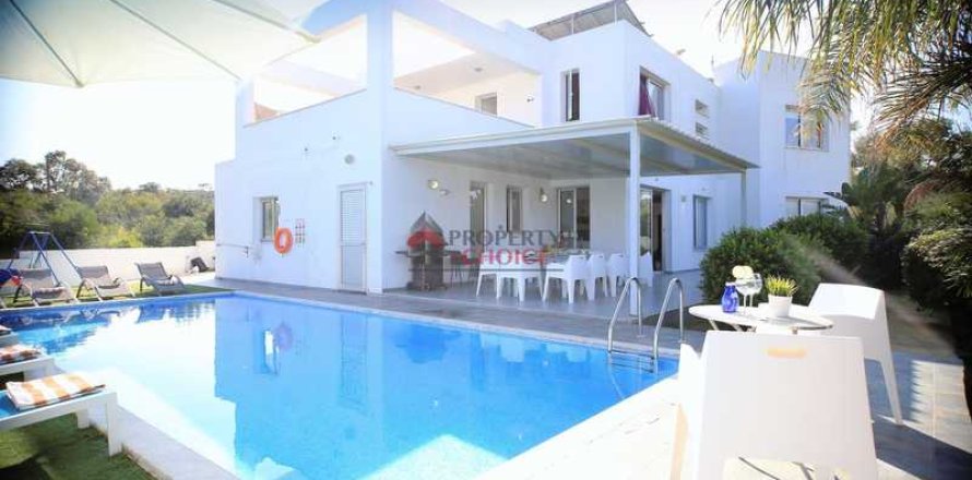 5 bedrooms Villa in Protaras, Cyprus No. 40024