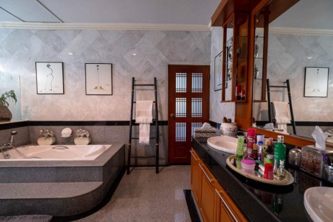 4 bedrooms House in Chiang Mai, Thailand No. 97751 11