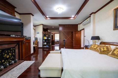 4 bedrooms House in Chiang Mai, Thailand No. 97751 12