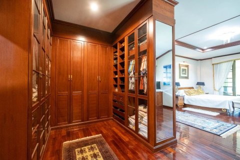 4 bedrooms House in Chiang Mai, Thailand No. 97751 18