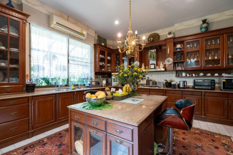 4 bedrooms House in Chiang Mai, Thailand No. 97751 2