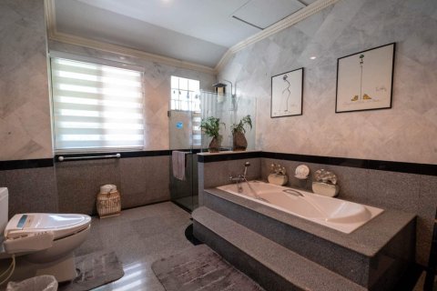 4 bedrooms House in Chiang Mai, Thailand No. 97751 10