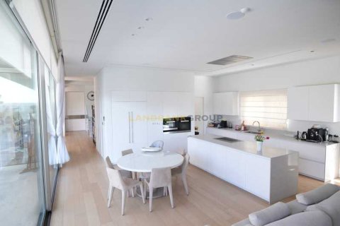 4 dormitorios House en Latsia, Cyprus No. 100788 2