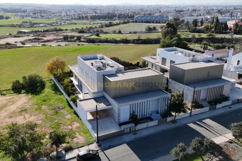 4 dormitorios House en Latsia, Cyprus No. 100788 1