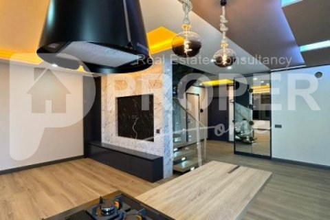 Квартира с 4 комнатами в Binh Thuy, Вьетнам №11580 5