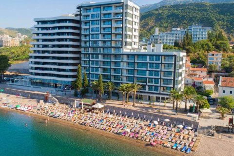 2 chambres Appartement à Budva, Montenegro No. 74642 1