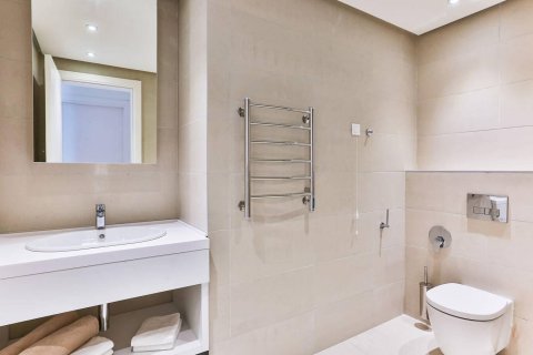 2 chambres Appartement à Budva, Montenegro No. 74642 17