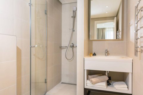 2 chambres Appartement à Budva, Montenegro No. 74642 15