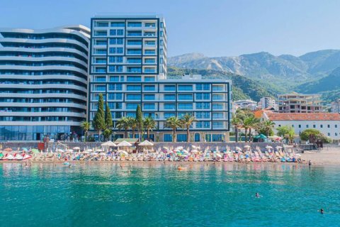 2 chambres Appartement à Budva, Montenegro No. 74642 4