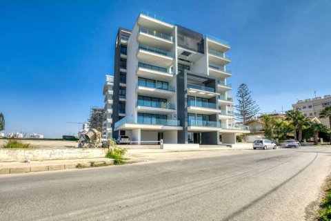 Квартира с 2 спальнями в Ларнака, Кипр №103631 2