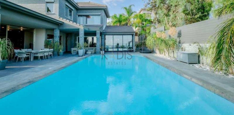 5 chambres Villa à Agios Athanasios, Cyprus No. 80813