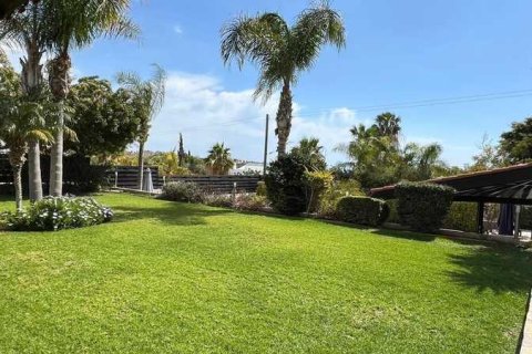 5 bedrooms House in Agios Athanasios, Cyprus No. 79001 10