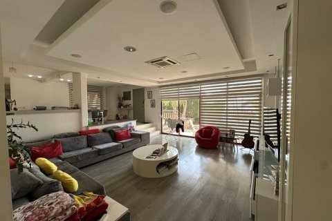 7 bedrooms Villa in Limassol, Cyprus No. 70683 11