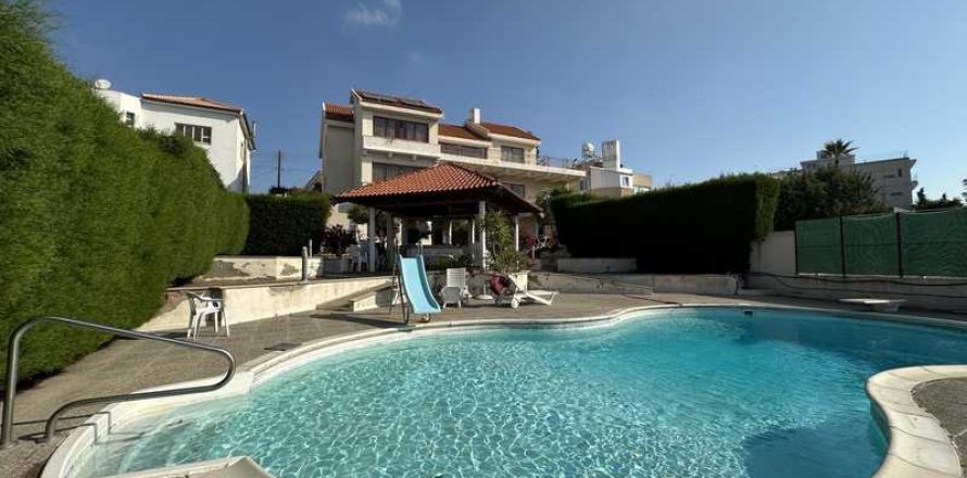 7 bedrooms Villa in Limassol, Cyprus No. 70683