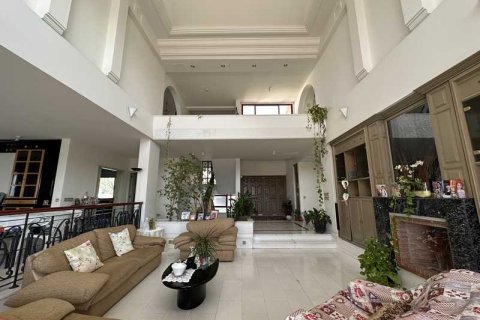 7 bedrooms Villa in Limassol, Cyprus No. 70683 5