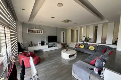 7 bedrooms Villa in Limassol, Cyprus No. 70683 10