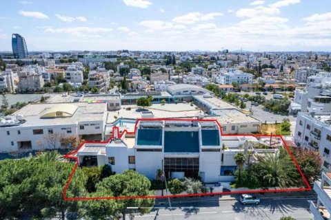 7 bedrooms House in Strovolos, Cyprus No. 100774 2