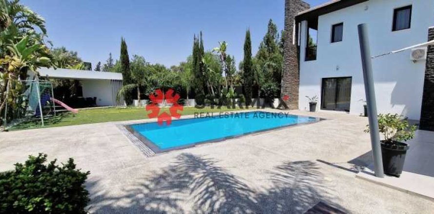 5 dormitorios Villa en Oroklini, Cyprus No. 82719