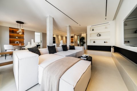 3 bedrooms Apartment in Benahavis, Spain No. 27137