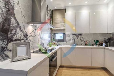 3 dormitorios Penthouse en Limassol, Cyprus No. 82107 5