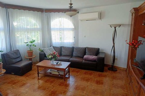 6 bedrooms House in Germasogeia, Cyprus No. 28671 2