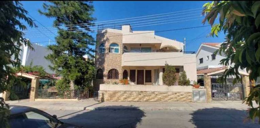 6 bedrooms House in Germasogeia, Cyprus No. 28671