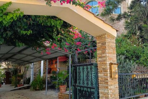 6 bedrooms House in Germasogeia, Cyprus No. 28671 7