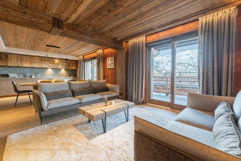 4 bedrooms Apartment in Les Allues, France No. 100152 3