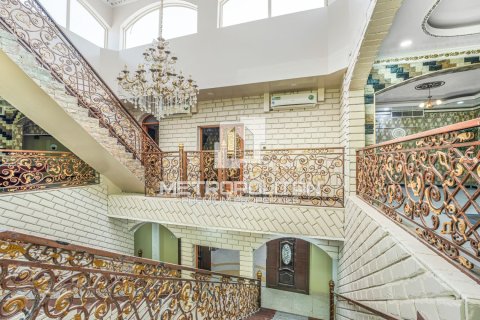 8 bedrooms Villa in An Giang, Vietnam No. 7690 3