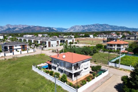 4 dormitorios Villa en Dosemealti, Turkey No. 125389