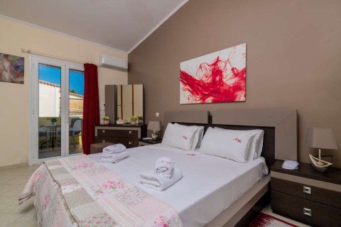 3 bedrooms House in Zakynthos, Greece No. 24562 8