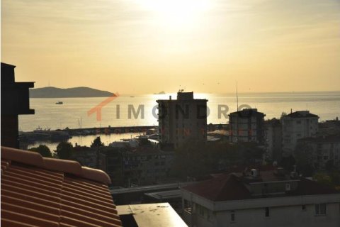 4 dormitorios Apartment en Kadikoy, Turkey No. 118056