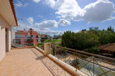 3 bedrooms House in Strovolos, Cyprus No. 82431 6