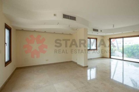 3 bedrooms House in Strovolos, Cyprus No. 82431 10