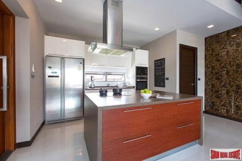 3 bedrooms House in Rawai, Thailand No. 96612 11