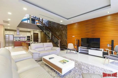 3 bedrooms House in Rawai, Thailand No. 96612 5