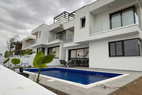 4 bedrooms House in Pyla, Cyprus No. 101392 7