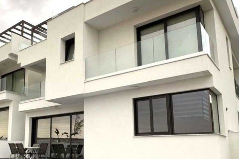 4 bedrooms House in Pyla, Cyprus No. 101392 11