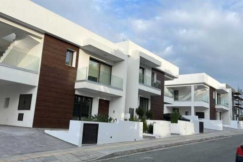 4 bedrooms House in Pyla, Cyprus No. 101392 8