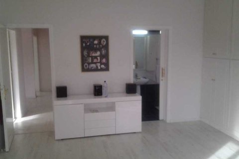 4 bedrooms House in Agios Tychonas, Cyprus No. 31740 9