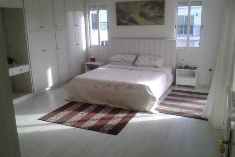 4 bedrooms House in Agios Tychonas, Cyprus No. 31740 8