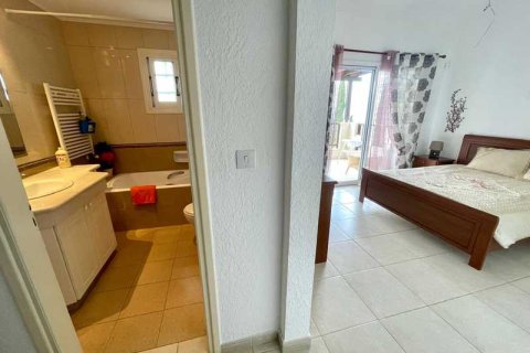 4 bedrooms Villa in Tala, Cyprus No. 100574 14