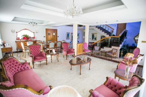 Вилла с 5 спальнями в Пафос, Кипр №84392 4