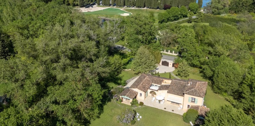 5 chambres Villa à Châteauneuf-Grasse, France No. 99774