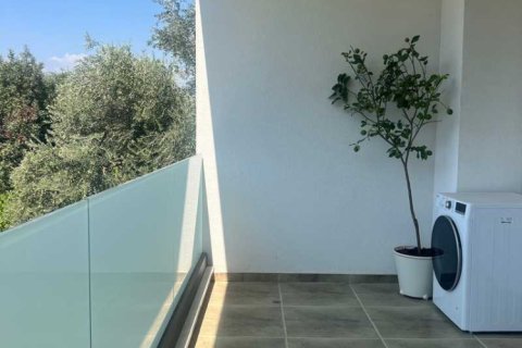 2 chambres Appartement à Limassol, Cyprus No. 33396 8