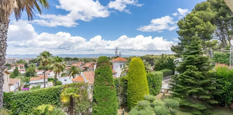 6 dormitorios House en Salou, Spain No. 128885
