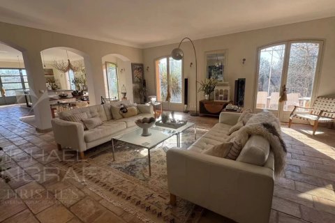 4 bedrooms Villa in Cabris, France No. 100249 4