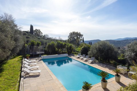 4 bedrooms Villa in Cabris, France No. 100249 3