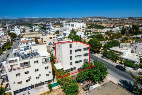 479m² Commercial property en Paphos, Cyprus No. 105045 3
