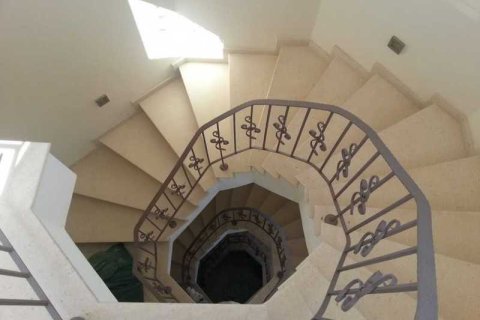 5 bedrooms House in Limassol, Cyprus No. 39641 2